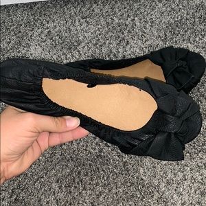 Black cotton on scrunched flats
